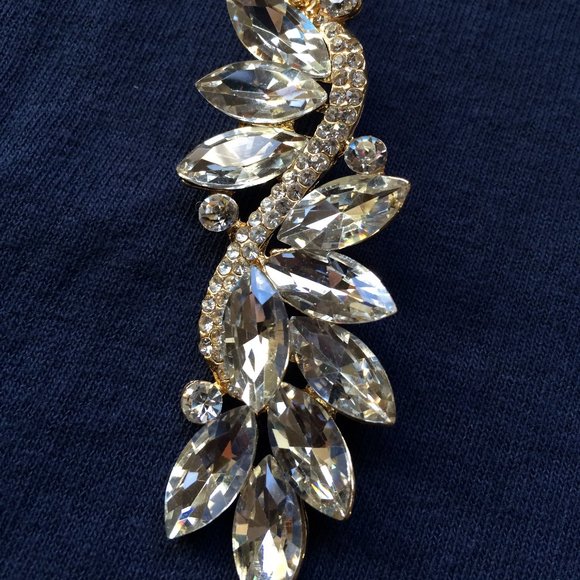 Crystal statement Earrings - Picture 2 of 3